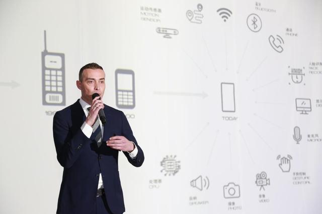 黑科技來襲， MEDIASKIN智能屏點亮未來
